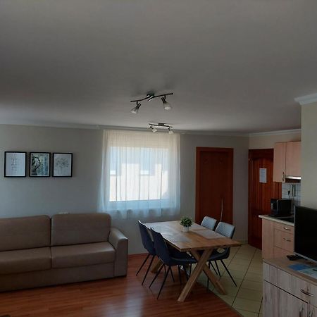 Elek Apartmanhaz Hajdúszoboszló Buitenkant foto